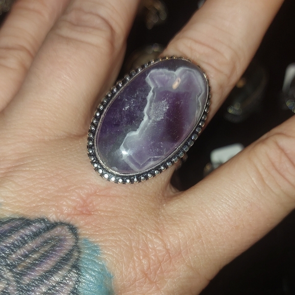 Chevron Amethyst Oval Ring Size 8.25 - Picture 2 of 5